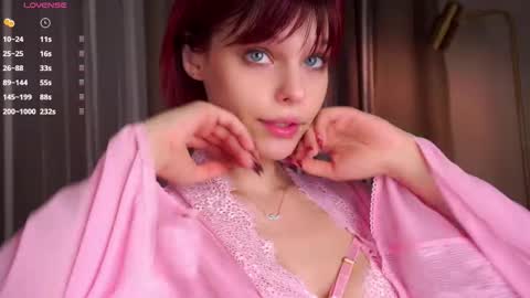 Snapshot of willalwaysloveyouuuuu chatting on 11-08-25, 11:32 Eva online show from 11-08-25, 11:32