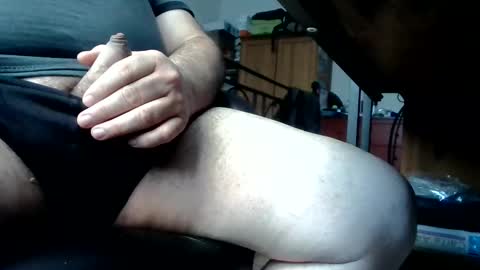 Snapshot of willcoyote chatting on 10-26-25, 06:30 Willy online show from 10-26-25, 06:30