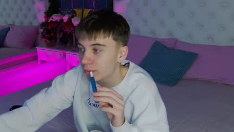 Snapshot of william_ross chatting on 01-05-25, 09:03 will online show from 01-05-25, 09:03