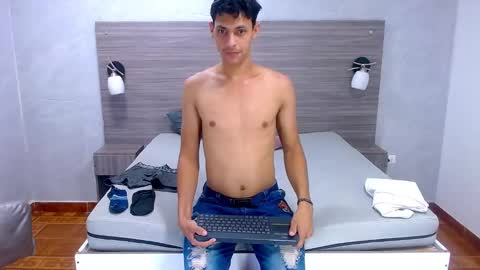 Wiltom online show from 11-15-25, 03:48