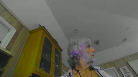 Snapshot of wineman2020 chatting on 02-10-25, 08:53 Charlie online show from 02-10-25, 08:53