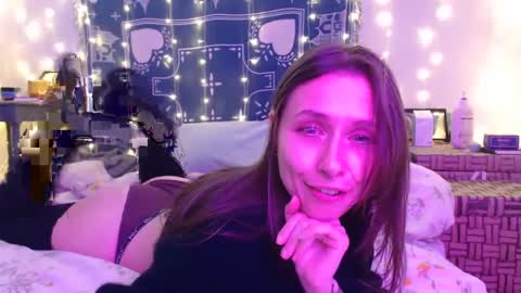 Snapshot of wingardiumleveveosa chatting on 12-02-24, 11:51 Eevie online show from 12-02-24, 11:51