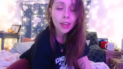 Snapshot of wingardiumleveveosa chatting on 12-09-24, 05:51 Eevie online show from 12-09-24, 05:51