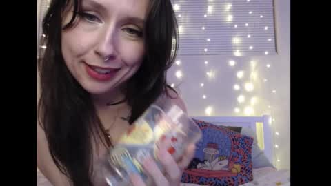 Snapshot of wingardiumleveveosa chatting on 03-08-25, 04:12 Eevie online show from 03-08-25, 04:12