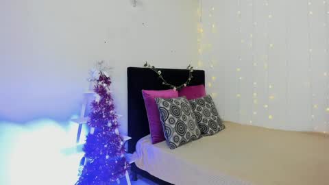 Wini Fer online show from 12-31-24, 12:04