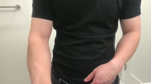 Snapshot of winsome_naked_gentleman chatting on 12-23-24, 01:29 WInsome online show from 12-23-24, 01:29