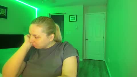 Winter Miracle online show from 11-12-25, 01:17