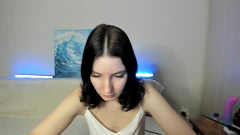 Snapshot of winter_moonl chatting on 12-17-25, 12:00 Vika online show from 12-17-25, 12:00