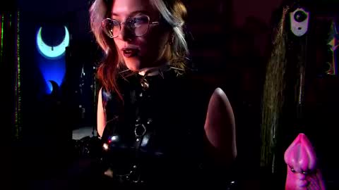 Goddess of two strapons  - Mr. long Don Mr. Pinky online show from 09-12-25, 08:09