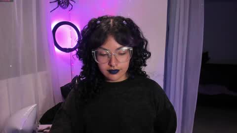 Snapshot of witchofhearts chatting on 12-30-24, 12:32 Luna Violeta A r t i s t online show from 12-30-24, 12:32