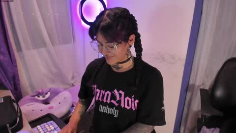 Snapshot of witchofhearts chatting on 01-20-25, 12:36 Luna Violeta A r t i s t online show from 01-20-25, 12:36