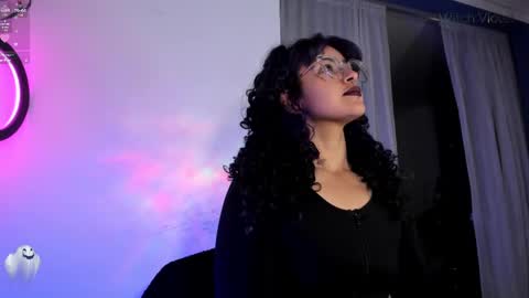 Snapshot of witchofhearts chatting on 03-10-25, 11:38 Luna Violeta A r t i s t online show from 03-10-25, 11:38