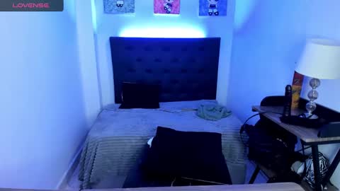 Snapshot of wiz_maleja chatting on 02-12-25, 10:37 MALEJA online show from 02-12-25, 10:37