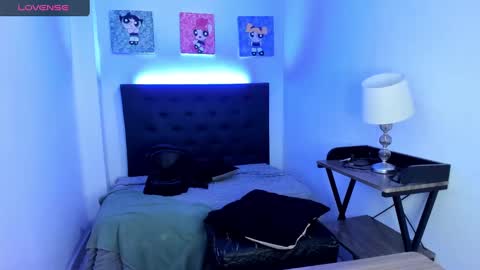 Snapshot of wiz_maleja chatting on 03-03-25, 03:20 MALEJA online show from 03-03-25, 03:20