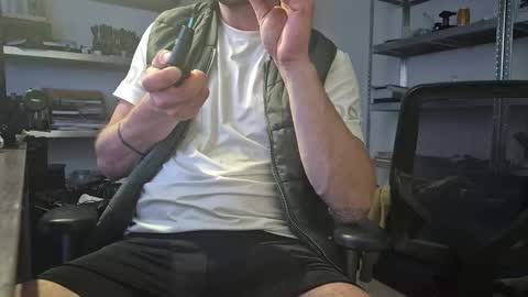 wnhz27 online show from 11-22-25, 02:10