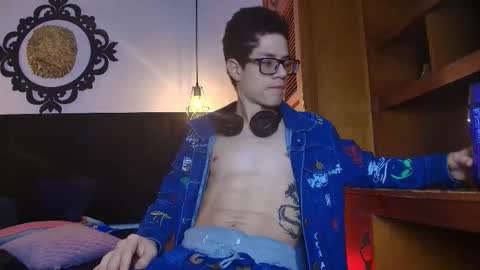  W O L F  online show from 03-24-26, 11:26