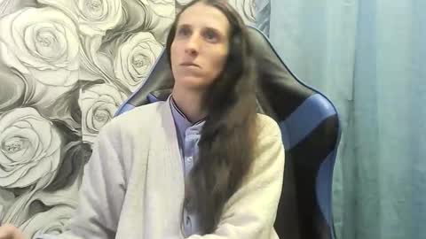 wolfxsnow online show from 12-21-25, 07:59