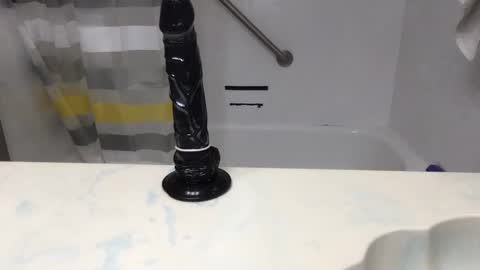 Snapshot of wolfyi chatting on 02-04-25, 06:27 Sultan Blaze online show from 02-04-25, 06:27