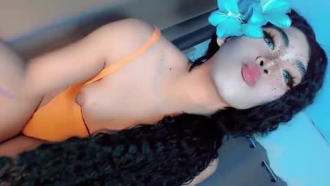 Snapshot of womanoflove chatting on 12-25-24, 04:32 Jexie online show from 12-25-24, 04:32