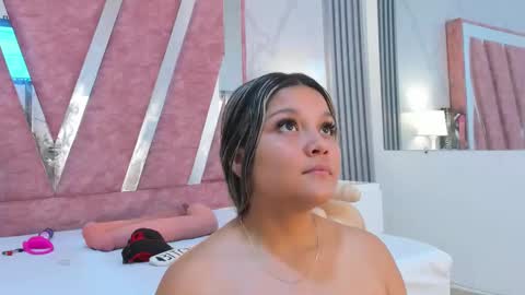 wonderkloe_ online show from 03-01-26, 01:40