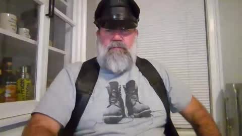 Snapshot of woobear73 chatting on 11-16-25, 11:21 WooBear73 online show from 11-16-25, 11:21