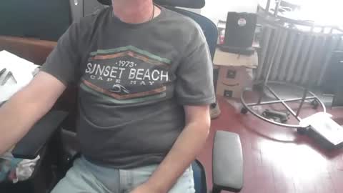 woodworker6473 online show from 11-14-25, 01:43