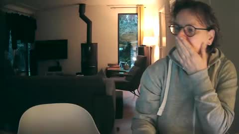 Snapshot of woodwurm chatting on 02-07-25, 07:07 woodwurm and Snoeske online show from 02-07-25, 07:07