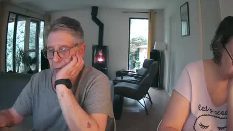 Snapshot of woodwurm chatting on 02-26-25, 04:45 woodwurm and Snoeske online show from 02-26-25, 04:45