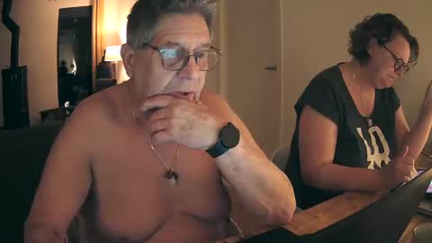 Snapshot of woodwurm chatting on 03-05-25, 05:40 woodwurm and Snoeske online show from 03-05-25, 05:40