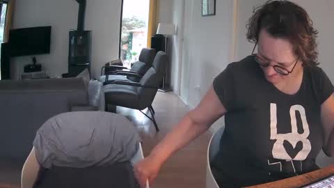 Snapshot of woodwurm chatting on 03-11-25, 07:15 woodwurm and Snoeske online show from 03-11-25, 07:15