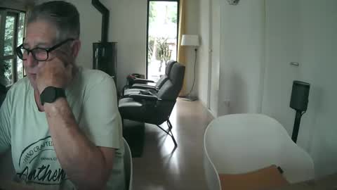 Snapshot of woodwurm chatting on 09-16-25, 03:46 woodwurm and Snoeske online show from 09-16-25, 03:46