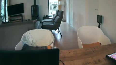 Snapshot of woodwurm chatting on 11-09-25, 07:28 woodwurm and Snoeske online show from 11-09-25, 07:28