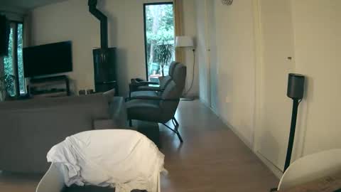 Snapshot of woodwurm chatting on 11-18-25, 07:24 woodwurm and Snoeske online show from 11-18-25, 07:24