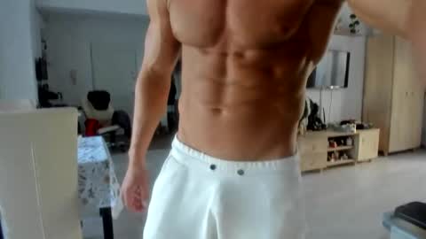 Wolfie online show from 09-08-25, 04:06