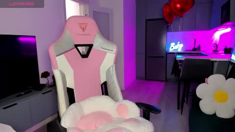 Emi online show from 02-17-26, 04:09