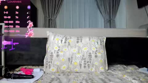 Snapshot of wowsquirt chatting on 01-17-25, 03:23              online show from 01-17-25, 03:23