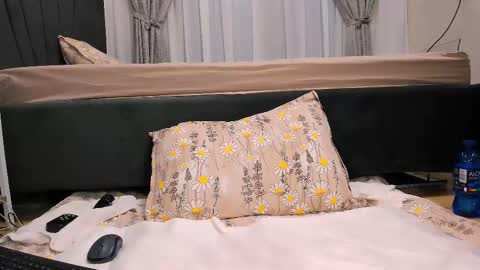 Snapshot of wowsquirt chatting on 02-23-25, 07:00              online show from 02-23-25, 07:00