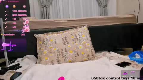 Snapshot of wowsquirt chatting on 03-07-25, 06:46              online show from 03-07-25, 06:46