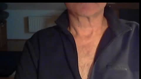 Wuki online show from 11-10-25, 03:44