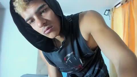 Snapshot of wyatt_2 chatting on 09-10-25, 11:32 wyatt online show from 09-10-25, 11:32