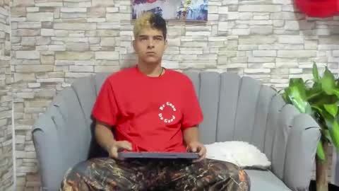 Snapshot of wyatt_2 chatting on 09-16-25, 11:00 wyatt online show from 09-16-25, 11:00