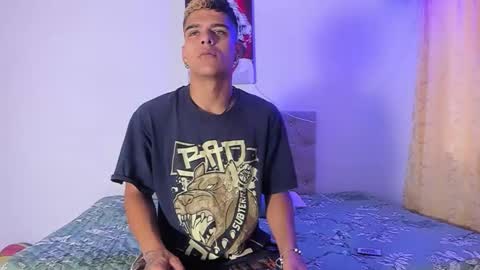 Snapshot of wyatt_2 chatting on 09-19-25, 11:22 wyatt online show from 09-19-25, 11:22