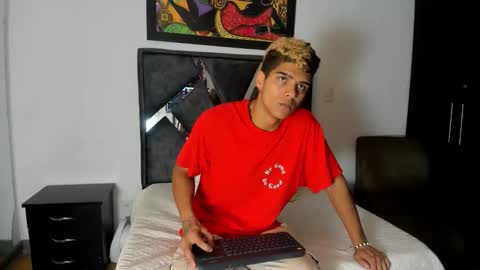 Snapshot of wyatt_2 chatting on 10-06-25, 12:13 wyatt online show from 10-06-25, 12:13