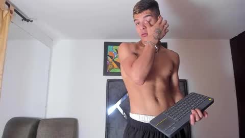 Snapshot of wyatt_2 chatting on 10-30-25, 12:17 wyatt online show from 10-30-25, 12:17