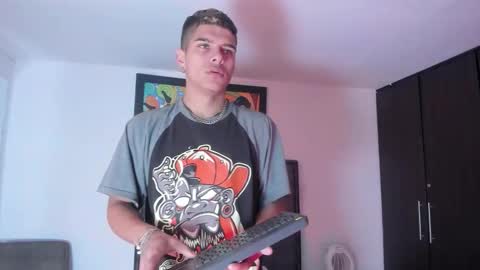 Snapshot of wyatt_2 chatting on 11-02-25, 01:35 wyatt online show from 11-02-25, 01:35