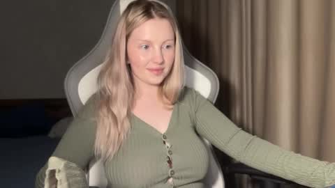 eva online show from 11-10-25, 03:22