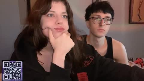 Snapshot of x_files_t chatting on 09-20-25, 10:49 Philipp and Este online show from 09-20-25, 10:49