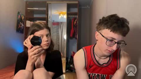 Philipp and Este online show from 02-09-26, 05:22