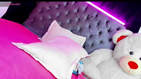 Snapshot of x_indomitable1 chatting on 12-21-24, 03:53 Maria Juliana online show from 12-21-24, 03:53