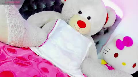 Snapshot of x_indomitable1 chatting on 02-28-25, 11:03 Maria Juliana online show from 02-28-25, 11:03